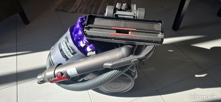 Aspirateur dyson dc 32