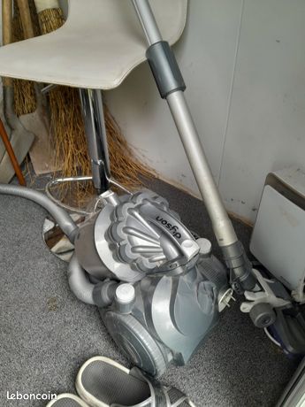 Aspirateur Dyson traineau