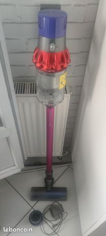 Aspirateur Dyson V10 pour pièce