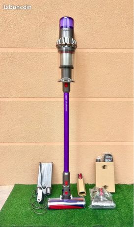 Aspirateur dyson v11 advanced quasi neuf très peu servi accessoires neufs