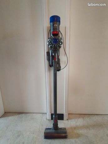 Aspirateur Dyson V8 parquet