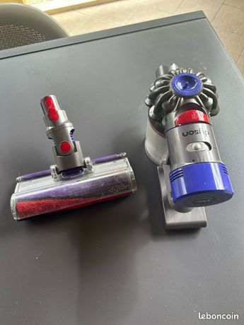 Aspirateur dyson V8