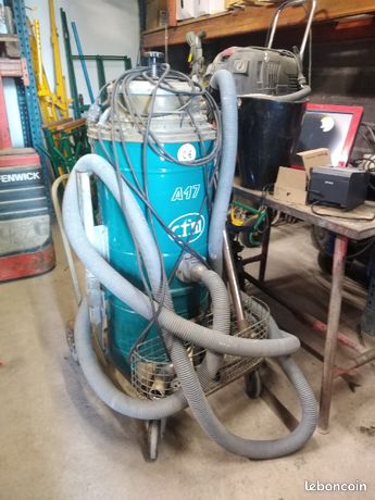 Aspirateur industriel cyclonique CFM317Eau et poussière