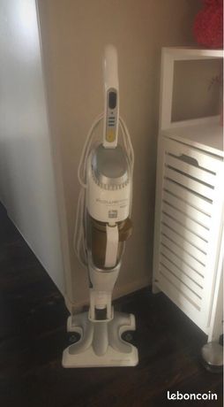 Aspirateur laveur vapeur