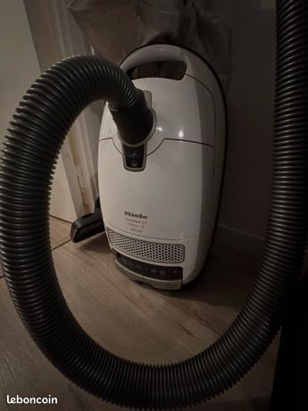 Aspirateur Miele complete C3 Silence Ecoline