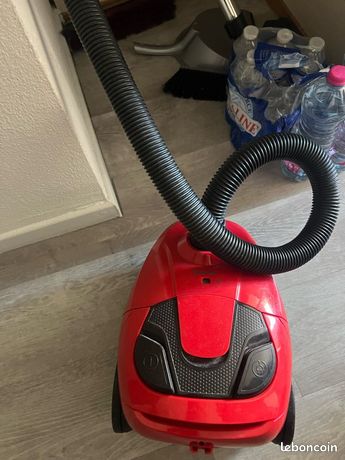 Aspirateur sac bluesky 700W