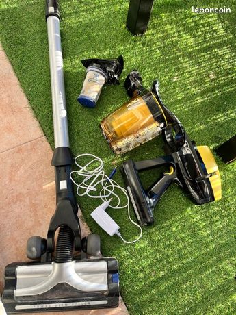 Aspirateur sans fil rechargeable Rowenta 260 Essential