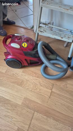 Aspirateur sans sac Essentiel b CycloDust 1800W