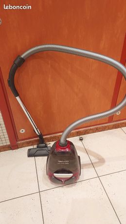Aspirateur sans sac marque tornado