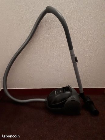 Aspirateur traineau avec sac BOSCH BSN 1