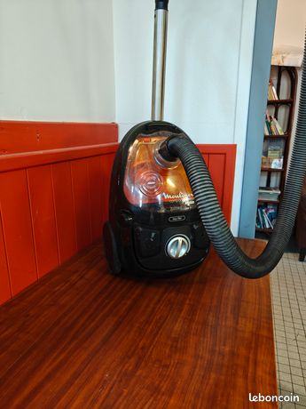 Aspirateur traîneau Moulinex sans sac