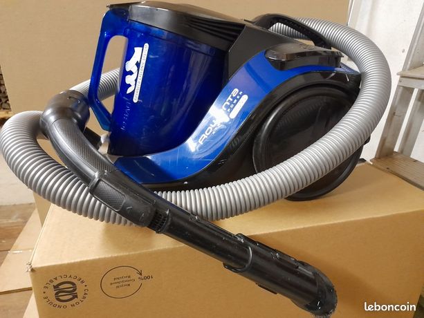Aspirateur traineau sans sac Rowenta avec accessoires