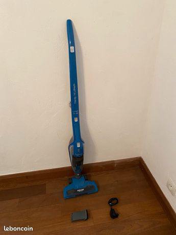 Aspirateur balai