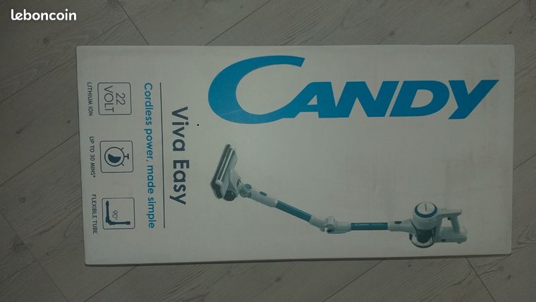 Aspirateur balai candy