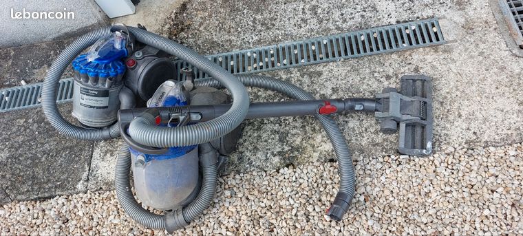 Aspirateur bleu