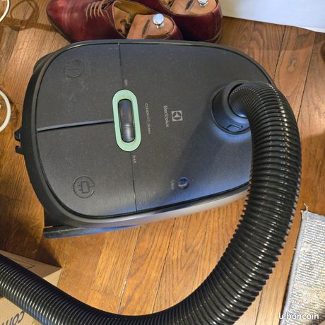 Aspirateur Electrolux Clean 600