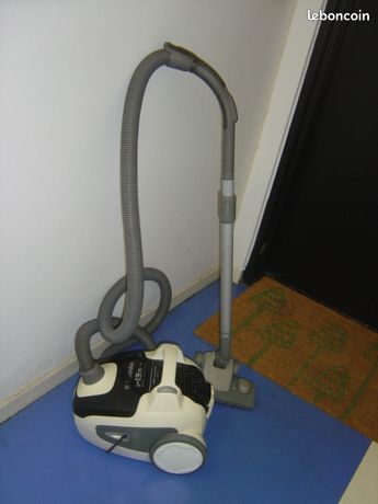 Aspirateur Electrolux Fort Rapide Silencieux, Prix intéressant = 35