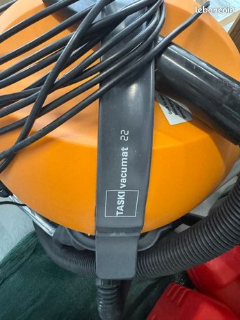 Aspirateur TASKI VACUMAT 22