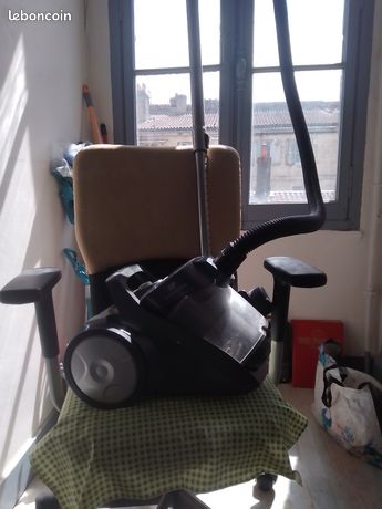 Aspirateur traineau