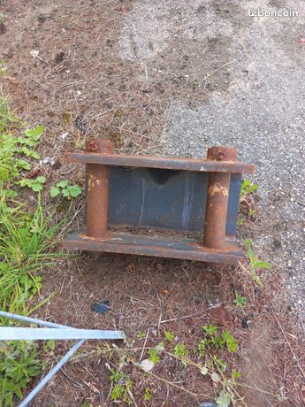 Attache reprise d'axe