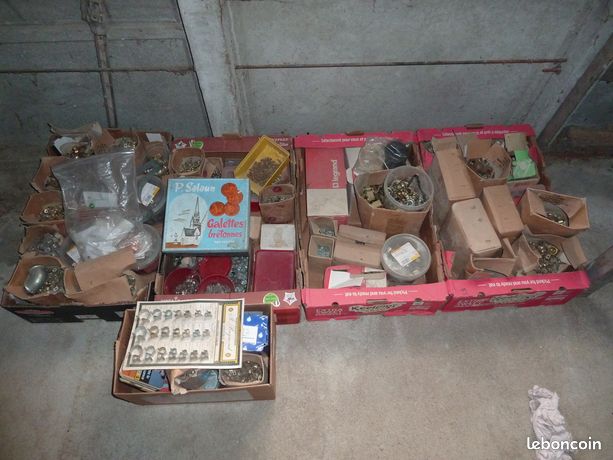 Attaches métalliques diverses pour cables et tubes