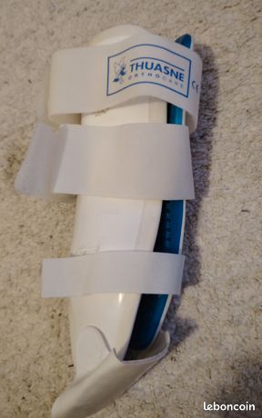 Attelle cheville droite "thuasne"