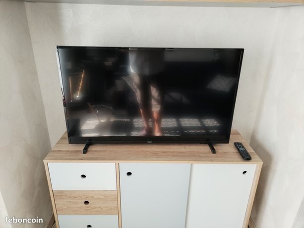 ATV Phillips 43 pouces Diagonale 108 cm 43"Définition 1920 x 1080Luminosité 250 cd/m typique