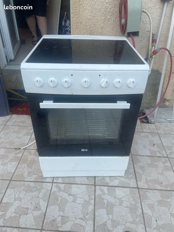 Avec cuisinière VALBERG