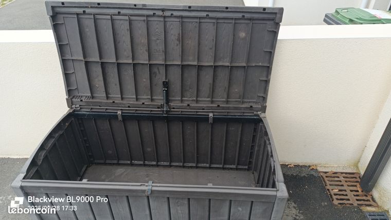 Bac de rangement extérieur