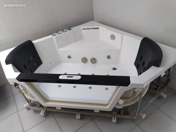 Baignoire balnéo