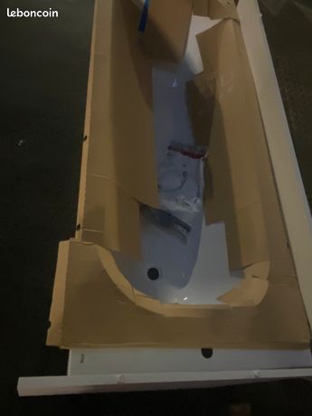 Baingoir 1m70 tout neuf emballé avec façade - pied -vidange plus retour pour 200euro