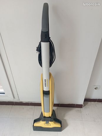 Balai aspirateur lavant