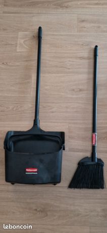 Balai et pelle à déchets