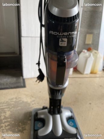 Balai nettoyant aspirant