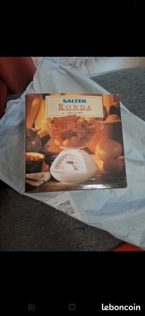 Balance de cuisine couleur jaune