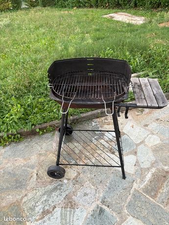 Barbecue au charbon de bois