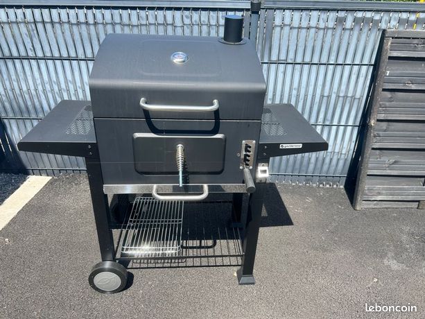 Barbecue servie une fois la housse avec
