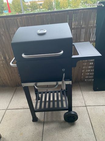 Barbecue à charbon