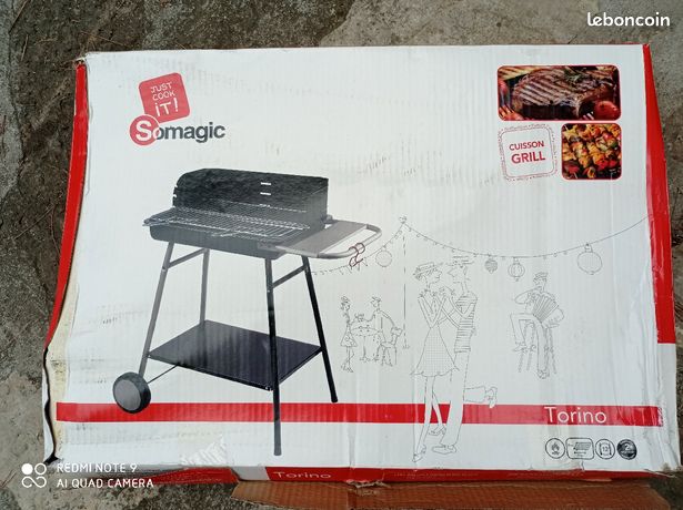 Barbecue sur pieds dans son emballage prix 20