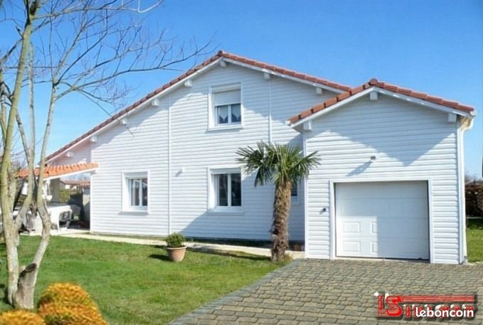 Bardage extérieur en PVC blanc