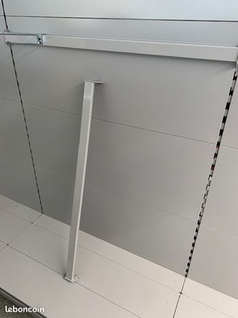 Barre d'accroche pour broches rayonnage