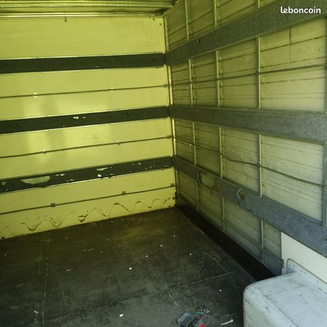 Barres / rails d arrimage pour camion de déménagement