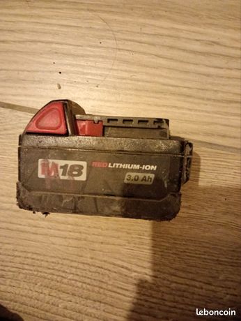 Batterie Milwaukee 18v 3 ah hs