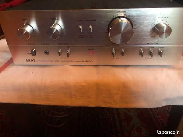 Bel ampli vintage Akai