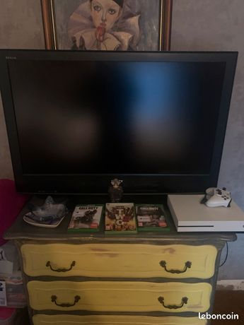 Belle télé SONY + X box ONE + 3 jeux