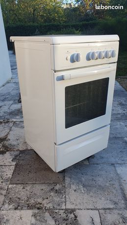 Belle gazinière Brandt tout gaz avec 4 feux