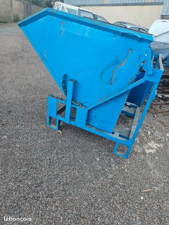 Benne a dechets basculante