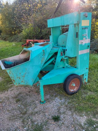 Betonnier avec chargeur centrale a beton