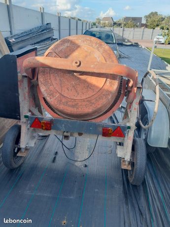 Betonniere électrique tractable