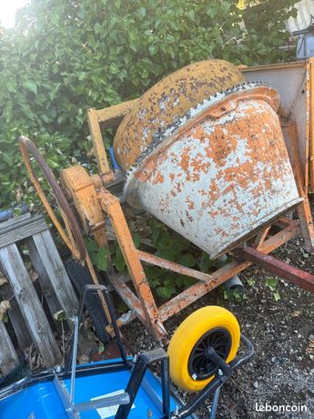 Bétonnière tractée